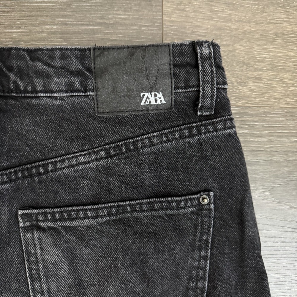 Zara Women‎ Size 4 Black High Rise Raw Hem Cut Off Denim Shorts 3" Inseam Grunge - Picture 5 of 8